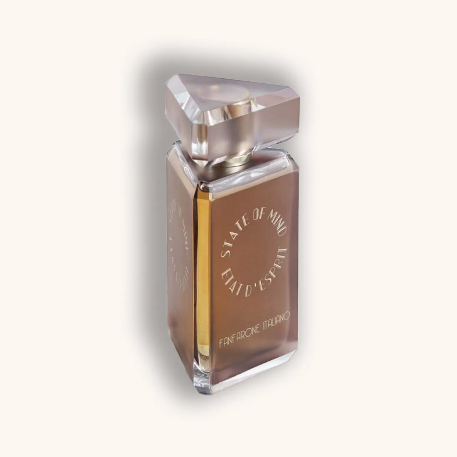 Alt text: A luxurious bottle of 'State of Mind Fanfarone Italiano' fragrance, featuring a unique triangular cap and elegant glass design, showcasing its rich amber liquid.